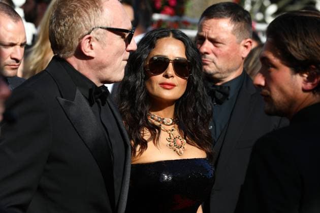 May 18, 2024, Cannes, Cote D azur, France: SALMA HAYEK walks the red carpet ahead of the Emilia Perez Premiere screening at the 77th Annual Cannes Film Festival at Palais des Festivals in Cannes, France Cannes France - ZUMAc179 20240518_zep_c179_139 Copyright: xMickaelxChavetx