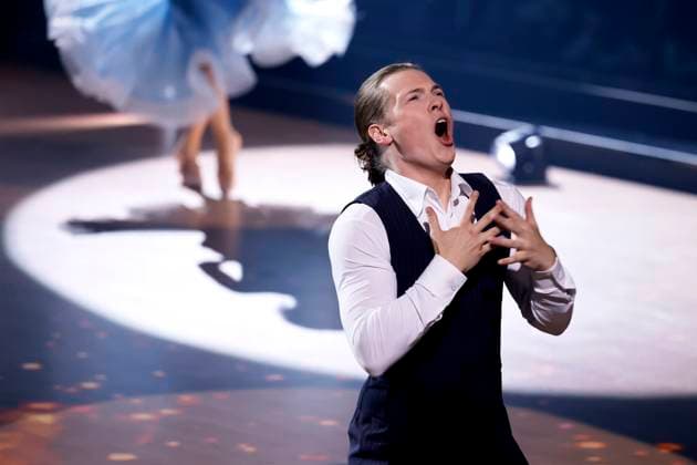 Sänger Gabriel Kelly in der elften Live-Show bei der 17. Staffel der RTL-Tanzshow Let s Dance in den MMC-Studios. Köln, 17.05.2024 NRW Deutschland *** Singer Gabriel Kelly in the eleventh live show of the 17th season of the RTL dance show Let s Dance at the MMC Studios Cologne, 17 05 2024 NRW Germany Copyright: xChristophxHardtx