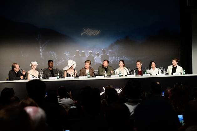 Press conference for the film Kinds of kindness at the 77th Cannes International Film Festival Didier Allouch, Hunter Schafer, Mamoudou Athie, Margaret Qualley, Jesse Plemons, Yorgos Lanthimos, Emma Stone, Willem Dafoe, Hong Chau, Joe Alwyn ConfÃ rence de presse du film Kinds of kindness lors du 77eme Festival International du Film de Cannes le 18 mai 2024 Valentina Claret Pool Cannes Bestimage Press conference for the film Kinds of Kindness at the 77th Cannes International Film Festival on 18 May 2024 Cannes France  Copyright: xPoolxCannesx xBestimagexPoolxCannesx xBestimagex