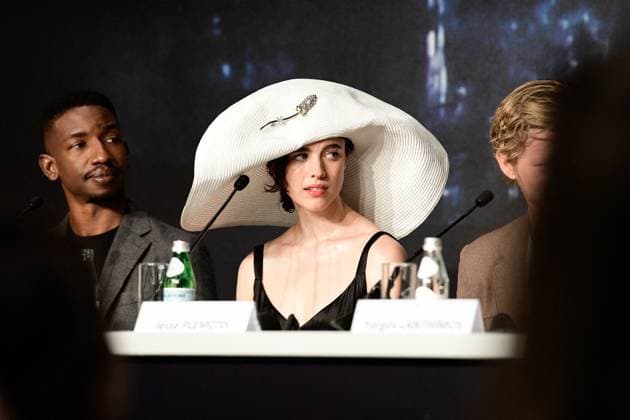 ConfÃ rence de presse du film Kinds of kindness lors du 77eme Festival International du Film de Cannes Margaret Qualley ConfÃ rence de presse du film Kinds of kindness lors du 77eme Festival International du Film de Cannes le 18 mai 2024 Valentina Claret Pool Cannes Bestimage Press conference for the film Kinds of Kindness at the 77th Cannes International Film Festival on 18 May 2024 Cannes France  Copyright: xPoolxCannesx xBestimagexPoolxCannesx xBestimagex