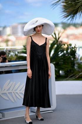 Cannes - Kinds Of Kindness Photocall Margaret Qualley at the photo call for Kinds of Kindness during the 77th Cannes Film Festival held at the Palais des Festivals on May 18, 2024 in Cannes, France. Photo by Franck Castel ABACAPRESS.COM Cannes France  Copyright: xCastelxFranck ABACAx