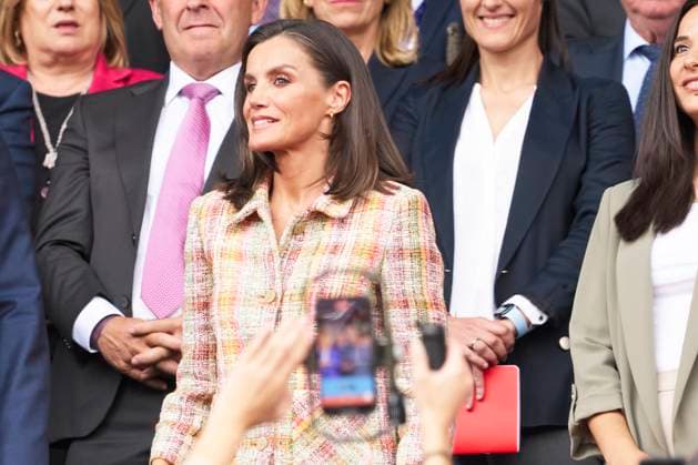 Queen Letizia attends Spanish Queen s Cup final match Queen Letizia of Spain attends Spanish Queen s Cup final match between FC Barcelona and Real Sociedad at La Romareda Stadium on May 18, 2024 in Zaragoza, Spain Photo by IMAGO MPG Zaragoza La Romareda Stadium Aragon Spain  Copyright: xMPGx
