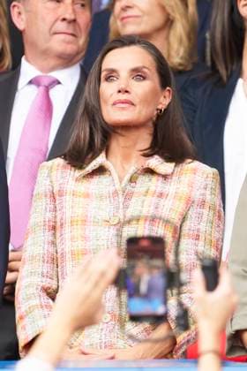 Queen Letizia attends Spanish Queen s Cup final match Queen Letizia of Spain attends Spanish Queen s Cup final match between FC Barcelona and Real Sociedad at La Romareda Stadium on May 18, 2024 in Zaragoza, Spain Photo by IMAGO MPG Zaragoza La Romareda Stadium Aragon Spain  Copyright: xMPGx