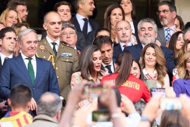 Queen Letizia attends Spanish Queen s Cup final match Queen Letizia of Spain attends Spanish Queen s Cup final match between FC Barcelona and Real Sociedad at La Romareda Stadium on May 18, 2024 in Zaragoza, Spain Photo by IMAGO MPG Zaragoza La Romareda Stadium Aragon Spain  Copyright: xMPGx