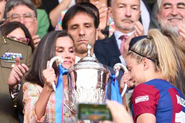 Queen Letizia attends Spanish Queen s Cup final match Queen Letizia of Spain, Alexia Putellas (midfielder; FC Barcelona) during Spanish Queen s Cup final match between FC Barcelona and Real Sociedad at La Romareda Stadium on May 18, 2024 in Zaragoza, Spain Photo by IMAGO MPG Zaragoza La Romareda Stadium Aragon Spain  Copyright: xMPGx