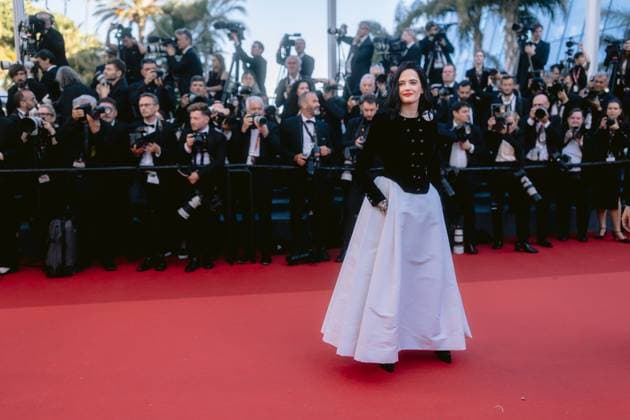 77eme Festival International du Film de Cannes Montee des marches du film Emilia Perez 77th International Cannes Film Festival Red carpet of Emilia Perez movie 305144 2024 05 18 Alpes Maritimes Cannes France Green, Eva  Copyright: xTerencexBaelenx STAR_305144_085