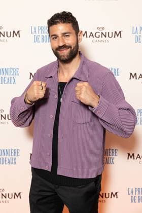 magnum day3 photocall Cyril Benzaquen Photocall La Prisonniere de Bordeaux at Magnum Beach party during the 77th Cannes International Film Festival on May 18, 2024 Cannes France Jeremy Melloul Magnum Cannes via Bestimage Photocall La Prisonniere de Bordeaux at Magnum Beach party during the 77th Cannes International Film Festival on May 18, 2024 Cannes France  Copyright: xJeremyxMelloulx xMagnumxCannesxviaxBestimagexJeremyxMelloulx xMagnumxCannesxviaxBestimagex