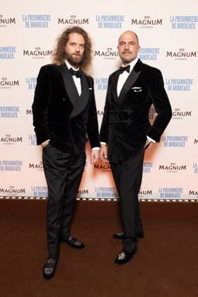 magnum day3 photocall Cedric Le Gallo et son Compagnon Pierre Miniussi Photocall La Prisonniere de Bordeaux at Magnum Beach party during the 77th Cannes International Film Festival on May 18, 2024 Cannes France Jeremy Melloul Magnum Cannes via Bestimage Photocall La Prisonniere de Bordeaux at Magnum Beach party during the 77th Cannes International Film Festival on May 18, 2024 Cannes France  Copyright: xJeremyxMelloulx xMagnumxCannesxviaxBestimagexJeremyxMelloulx xMagnumxCannesxviaxBestimagex
