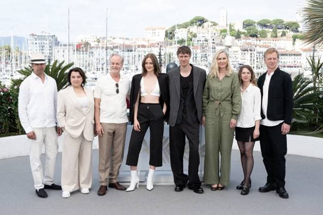 Annual Cannes Film Festival - Armand Photocall - Cannes DN Assad Siddique, Vera Veljovic, Oystein Roger, Renate Reinsve, Halfdan Ullmann Tondel, Ellen Dorrit Petersen, Thea Lambrechts Vaulen, Andrea Berentsen Ottmar and Daniel Craig attend the Armand Photocall at the 77th annual Cannes Film Festival at Palais des Festivals on May 18, 2024 in Cannes, France. Photo by David NIVIERE ABACAPRESS.COM CANNES France  Copyright: xNivierexDavid ABACAPRESS.COMx