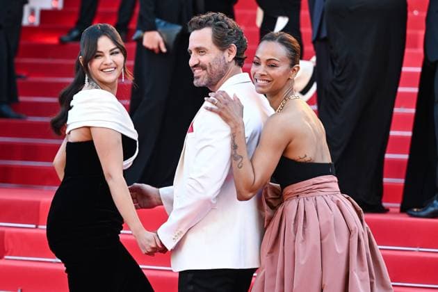 77eme Festival International du Film de Cannes Marches du film Emilia Perez 77th International Cannes Film Festival Red carpet of Emilia Perez movie Festival de Cannes 2024 77e Ã dition Montee Emilia Perez Selena Gomez, Edgar Ramirez , Zoe Saldana 305160 2024 05 18 Cannes France  Copyright: xLionelxGuericolas MPPx STAR_305160_045