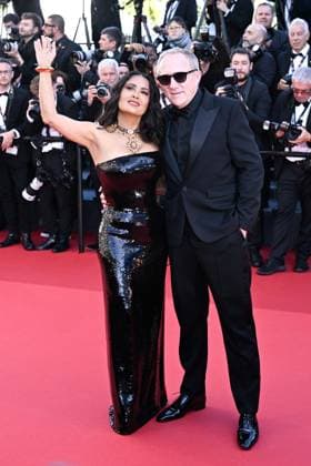 77eme Festival International du Film de Cannes Marche du film Emilia Perez 77th International Cannes Film Festival Red carpet of Emilia Perez movie Festival de Cannes 2024 77e Ã dition Montee Emilia Perez Salma Hayek , Francois Pinault 305160 2024 05 18 Cannes France  Copyright: xLionelxGuericolas MPPx STAR_305160_077