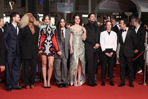 Cannes Les Femmes Au Balcon Screening DB Pierre Guyard, CÃ line Sciamma, Lucas Bravo, NoÃ mie Merlant, Sandra Codreanu, Souheila Yacoub, Nadege Beausson-Diagne and Christophe Montenez attend the Les Femmes Au Balcon (The Balconettes) Red Carpet at the 77th annual Cannes Film Festival at Palais des Festivals on May 18, 2024 in Cannes, France. ( Photo by David Boyer ABACAPRESS.COM Cannes France  Copyright: xBoyerxDavid ABACAx