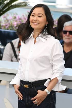 77eme Festival International du Film de Cannes Photocall du film Kinds of Kindness 77th Cannes Film Festival Photocall with cast of the film Kinds of kindness Hong Chau 305139 2024 05 18 Cannes France  Copyright: xIsabellexVautierx xStarfacex STAR_305139_026