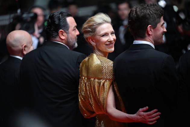 77eme Festival International du Film de Cannes Montee des marches du film Rumors 77th International Cannes Film Festival Festival de Cannes 2024 77e Ã dition montee Rumours Denis MÃ nochet, Cate Blanchett 305158 2024 05 18  Copyright: xLionelxGuericolas MPPx STAR_305158_064