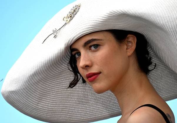 Cannes, France: Cannes, 77th Cannes Film Festival 2024, Photocall Film Kind of kindness pictured Margaret Qualley Cannes France  - ZUMAp169 20240518_zea_p169_416 Copyright: xSimonexComix