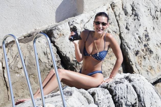 Entertainment Themen der Woche KW20 Bella Hadid At Eden Roc - Antibes Bella Hadid at Eden Roc hotel in Antibes, France on May 18, 2024, during the 77th annual Cannes film festival. Photo by ABACAPRESS.COM Antibes France  Copyright: xABACAx
