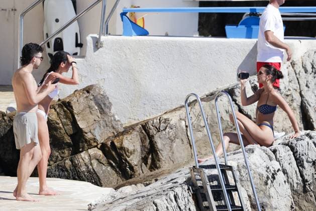 Bella Hadid At Eden Roc - Antibes Bella Hadid at Eden Roc hotel in Antibes, France on May 18, 2024, during the 77th annual Cannes film festival. Photo by ABACAPRESS.COM Antibes France  Copyright: xABACAx