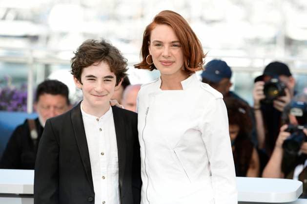 CANNES, FRANCE MAY 19 G D Tom FISZELSON, actor, Laeititia DOSCH, director, during the photocall of the film Â Le proces du chien Â in Competition Un Certain Regard at the 77th Cannes Film Festival at the Palais des Festivals on May 19, 2024 in Cannes, France CELEBRITES 77eme Festival de Cannes Photocall 19 05 2024 ValentinaClaret Panoramic 