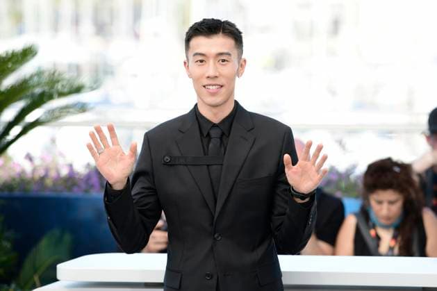 CANNES, FRANCE MAY 19 G D Zhou YOU, actor, during the photocall of the film Caught by the tides in competition at the 77th Cannes Film Festival at the Palais des Festivals on May 19, 2024 in Cannes, France CELEBRITES 77eme Festival de Cannes Photocall 19 05 2024 ValentinaClaret Panoramic 