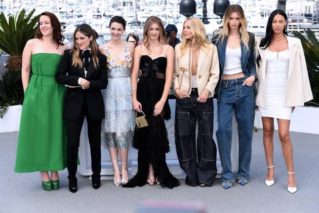 77th Cannes Film Festival 2024 Photocall film Horizon: an American saga Cannes, 77th Cannes Film Festival 2024 Photocall film Horizon: an American saga In the photo: Jena Malone, Isabelle Fuhrman, Ella Hunt, Georgia MacPhail, Sienna Miller, Abbey Lee Kershaw, WasÃ Chief Cannes France  Copyright: xIPA ABACAx