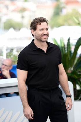 CANNES, FRANCE MAY 19 G D Edgar RAMÃREZ actor, during the photocall of the film Â Emilia Perez in Competition at the 77th Cannes Film Festival at the Palais des Festivals on May 19, 2024 in Cannes, France CELEBRITES 77eme Festival de Cannes Photocall 19 05 2024 ValentinaClaret Panoramic 