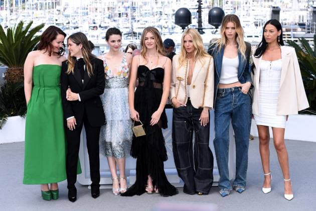Cannes, 77th Cannes Film Festival 2024 Photocall film Horizon: an American saga In the photo: Jena Malone, Isabelle Fuhrman, Ella Hunt, Georgia MacPhail, Sienna Miller, Abbey Lee Kershaw, WasÃ Chief  Copyright: xAlbertoxTerenghix xipa-agency.nex xPoolxPhotoxEventsx03x IPA_Agency_IPA46253624
