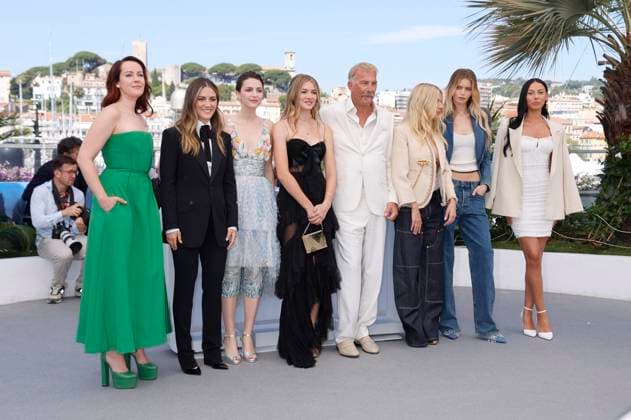 Jena Malone, Isabelle Fuhrman, Ella Hunt, Georgia MacPhail, Kevin Costner, Sienna Miller, Abbey Lee Kershaw and Wase Chief at the photocall for the feature film Horizon An American Saga at the Festival de Cannes 2024 77 Cannes International Film Festival at the Palais des Festivals Cannes, 19 05 2024 Foto:xD.xBedrosianx xFuturexImagex horizon_4523