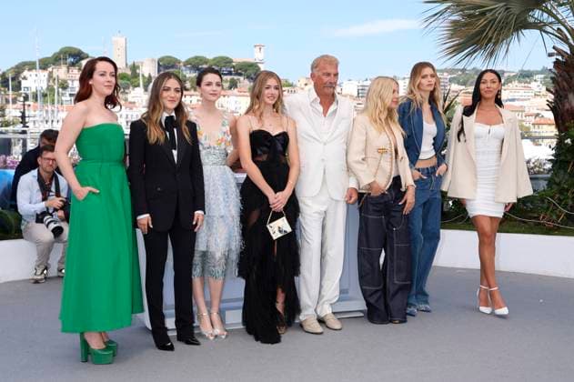 Jena Malone, Isabelle Fuhrman, Ella Hunt, Georgia MacPhail, Kevin Costner, Sienna Miller, Abbey Lee Kershaw and Wase Chief at the photocall for the feature film Horizon An American Saga at the Festival de Cannes 2024 77 Cannes International Film Festival at the Palais des Festivals Cannes, 19 05 2024 Foto:xD.xBedrosianx xFuturexImagex horizon_4524
