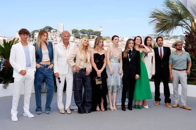 Hayes Costner, Abbey Lee Kershaw, Kevin Costner, Sienna Miller, Georgia MacPhail, Ella Hunt, Isabelle Fuhrman, Jena Malone, Wase Chief, Luke Wilson and Alejandro Edda at the photocall for the feature film Horizon An American Saga at the Festival de Cannes 2024 77 Cannes International Film Festival at the Palais des Festivals Cannes, 19 05 2024 Foto:xD.xBedrosianx xFuturexImagex horizon_4544