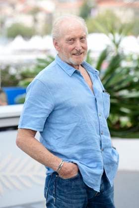 CANNES, FRANCE MAY 19 G D Charles DANCE, Actor, during the photocall of the film Rumors projected Hors Competition at the 77th Cannes Film Festival at the Palais des Festivals on May 19, 2024 in Cannes, France CELEBRITES 77eme Festival de Cannes Photocall 19 05 2024 ValentinaClaret Panoramic 