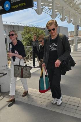 Cannes 2024 Celebs Nice Airport Kirsten Dunst, Jesse Plemons at Nice airport ahead of the 77th Cannes Film Festival in Nice, France on May 19, 2024. Photo by Julien Reynaud APS-Medias ABACAPRESS.COM Nice France  Copyright: xReynaudxJulien APS-Medias ABACAx