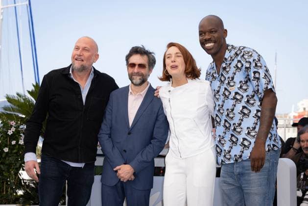 Cannes - Dog On Trial Photocall Francois Damiens, Laetitia Dosch and Jean-Pascal Zadi attend the Le Proces Du Chien (Dog On Trial) photocall at the 77th annual Cannes Film Festival at Palais des Festivals on May 19, 2024 in Cannes, France. Photo by Shootpix aBACAPRESS.COM Cannes France  Copyright: xShootpix ABACAx
