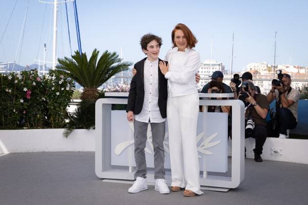 Cannes - Dog On Trial Photocall om Fiszelson and Laetitia Dosch attend the Le Proces Du Chien (Dog On Trial) photocall at the 77th annual Cannes Film Festival at Palais des Festivals on May 19, 2024 in Cannes, France. Photo by Shootpix aBACAPRESS.COM Cannes France  Copyright: xShootpix ABACAx
