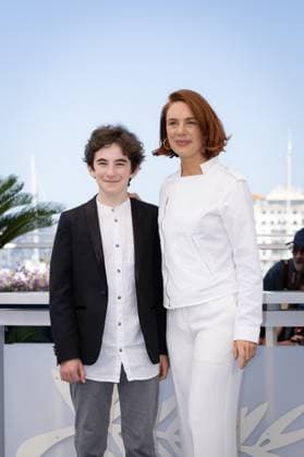 Cannes - Dog On Trial Photocall om Fiszelson and Laetitia Dosch attend the Le Proces Du Chien (Dog On Trial) photocall at the 77th annual Cannes Film Festival at Palais des Festivals on May 19, 2024 in Cannes, France. Photo by Shootpix aBACAPRESS.COM Cannes France  Copyright: xShootpix ABACAx
