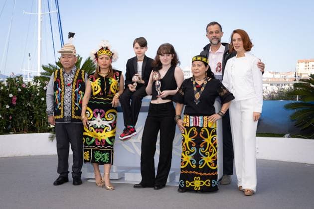 Cannes - Savages Photocall Komeok Joe, Sailyvia Paysan, Martin Verset, Babette De Coster, Claude Barras and Nelly Tungang attend the Sauvages (Savages) photocall at the 77th annual Cannes Film Festival at Palais des Festivals on May 19, 2024 in Cannes, France. Photo by Shootpix ABACAPRESS.COM Cannes France  Copyright: xShootpix ABACAx
