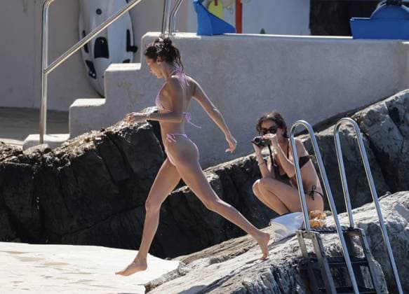 Bella Hadid At Eden Roc - Antibes Bella Hadid enjoying at the beach of Eden Roc hotel in Antibes, France on May 19, 2024, during the 77th annual Cannes film festival. Photo by ABACAPRESS.COM Antibes France  Copyright: xABACAx