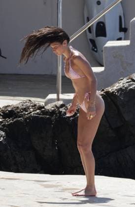 Bella Hadid At Eden Roc - Antibes Bella Hadid enjoying at the beach of Eden Roc hotel in Antibes, France on May 19, 2024, during the 77th annual Cannes film festival. Photo by ABACAPRESS.COM Antibes France  Copyright: xABACAx