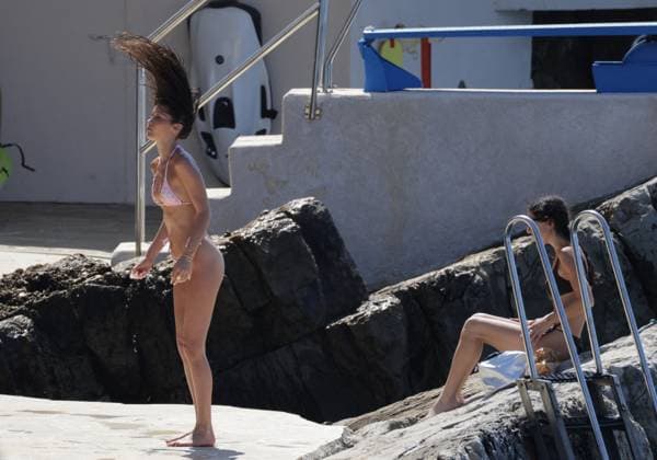Bella Hadid At Eden Roc - Antibes Bella Hadid enjoying at the beach of Eden Roc hotel in Antibes, France on May 19, 2024, during the 77th annual Cannes film festival. Photo by ABACAPRESS.COM Antibes France  Copyright: xABACAx