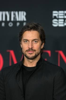 Cannes - Women In Cinema Gala French actor Lucas Bravo attends the ?Women In Cinema? gala at hotel Eden Roc at Cap d?Antibes, as part of 77th edition of Cannes Film Festival, in Cannes, France, on May 18, 2024. Photo by Ammar Abd Rabbo ABACAPRESS.COM Antibes France  Copyright: xAbdxRabboxAmmar ABACAx
