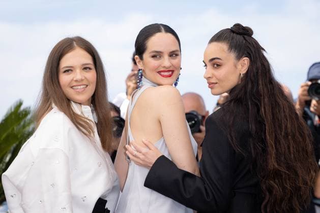 Cannes - The Balconettes Photocall Sandra Codreanu, NoÃ mie Merlant and Souheila Yacoub attend Les Femmes Au Balcon (The Balconettes) photocall at the 77th annual Cannes Film Festival at Palais des Festivals on May 19, 2024 in Cannes, France. Photo by Shootpix ABACAPRESS.COM Cannes France  Copyright: xShootpix ABACAx