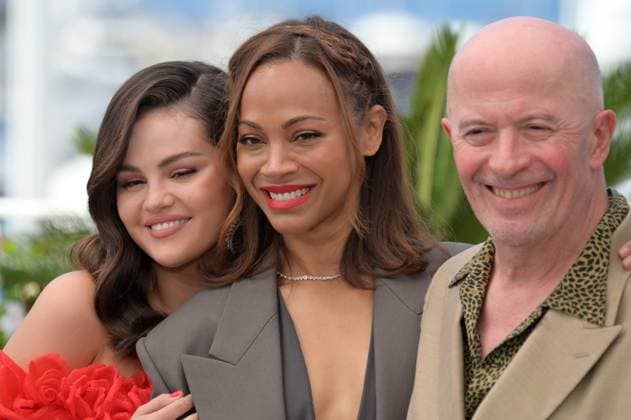 Emilia Perez photocall at 77th Festival de Cannes - Cannes, France CANNES, FRANCE. May 19, 2024: Selena Gomez, Zoe Saldana & Jacques Audiard at the Emilia Perez photocall at the 77th Festival de Cannes. Picture: Paul Smith Featureflash Cannes France  Copyright: xPaulxSmithx xFeatureflashx