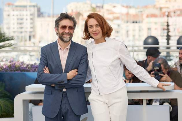 Photocall du film Le Proces du Chien lors du 77eme Festival International du Film de Cannes Mathieu Demy, Laetitia Dosch Photocall du film Le Proces du Chien lors du 77eme Festival International du Film de Cannes le 19 mai 2024 Jacovides Moreau Bestimage Photocall for the film Le Proces du Chien at the 77th Cannes International Film Festival on 19 May 2024 Cannes France  Copyright: xJACOVIDES-MOREAUx xBESTIMAGExJACOVIDES-MOREAUx xBESTIMAGEx