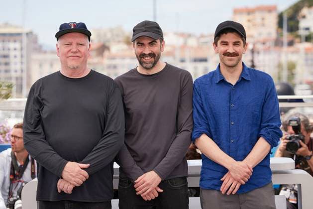 Photocall du film Rumours lors du 77eme Festival International du Film de Cannes Guy Maddin, Galen Johnson, Evan Johnson, Photocall du film Rumours lors du 77eme Festival International du Film de Cannes le 19 mai 2024 Jacovides Moreau Bestimage Photocall for the film Rumours at the 77th Cannes International Film Festival on 19 May 2024 Cannes France  Copyright: xJACOVIDES-MOREAUx xBESTIMAGExJACOVIDES-MOREAUx xBESTIMAGEx