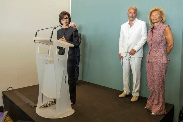 Rachida Dati decorates Kevin Costner with the Ordre des Arts et des Lettres medal at the 77th Cannes International Film Festival Rachida Dati, Kevin Costner, Iris Knobloch prÃ sidente du festival de Cannes Kevin Costner receives the Ordre des Arts et des Lettres medal from the Minister of Culture, Rachida Dati at the Salon des Ambassadeurs during the 77th Cannes Film Festival at the Palais des Festivals on May 19, 2024 Olivier Borde Bestimage Kevin Costner receives the Ordre des Arts et des Lettres medal from Minister of Culture Rachida Dati at the Salon des Ambassadeurs during the 77th Cannes Film Festival at the Palais des Festivals on May 19, 2024 Cannes France  Copyright: xOLIVIERxBORDEx xBESTIMAGExOLIVIERxBORDEx xBESTIMAGEx