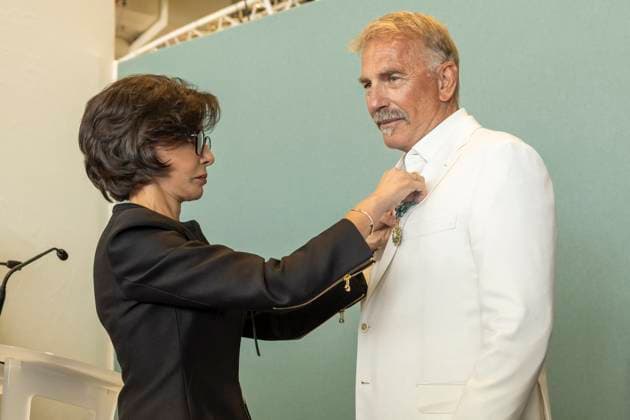 Rachida Dati decorates Kevin Costner with the Ordre des Arts et des Lettres medal at the 77th Cannes International Film Festival Kevin Costner and Rachida Dati Kevin Costner receives the Ordre des Arts et des Lettres medal from the Minister of Culture, Rachida Dati at the Salon des Ambassadeurs during the 77th Cannes Film Festival at the Palais des Festivals on May 19, 2024 Olivier Borde Bestimage Kevin Costner receives the Ordre des Arts et des Lettres medal from Minister of Culture Rachida Dati at the Salon des Ambassadeurs during the 77th Cannes Film Festival at the Palais des Festivals on May 19, 2024 Cannes France  Copyright: xOLIVIERxBORDEx xBESTIMAGExOLIVIERxBORDEx xBESTIMAGEx
