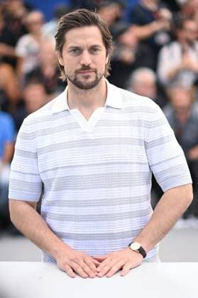 Cannes Les Femmes Au Balcon Photocall Lucas Bravo attending the Les Femmes Au Balcon Photocall as part of the 77th Cannes International Film Festival in Cannes, France on May 19, 2024. Photo by Aurore Marechal ABACAPRESS.COM Cannes France  Copyright: xMarechalxAurore ABACAx