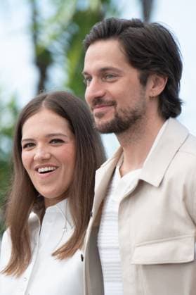 Cannes Les Femmes Au Balcon Photocall Sandra Codreanu and Lucas Bravo attending the Les Femmes Au Balcon Photocall as part of the 77th Cannes International Film Festival in Cannes, France on May 19, 2024. Photo by Aurore Marechal ABACAPRESS.COM Cannes France  Copyright: xMarechalxAurore ABACAx