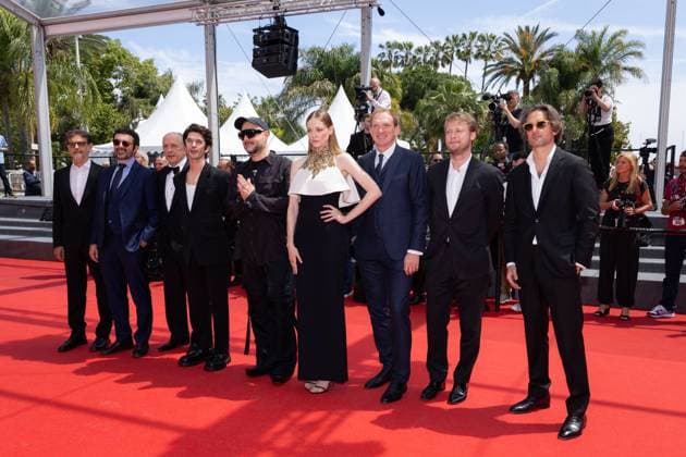Cannes - Limonov - The Ballad Screening Mario Gianani, Lorenzo Gangarossa, Andrey Burkovskiy, Victoria Miroshnichenko, Kirill Serebrennikov, Ben Whishaw, Tomas Arana, Ilya Stewart and Dimitri Rassam attend the Limonov - The Ballad Red Carpet at the 77th annual Cannes Film Festival at Palais des Festivals on May 19, 2024 in Cannes, France. Photo by Shootpix ABACAPRESS.COM Cannes France  Copyright: xShootpix ABACAx