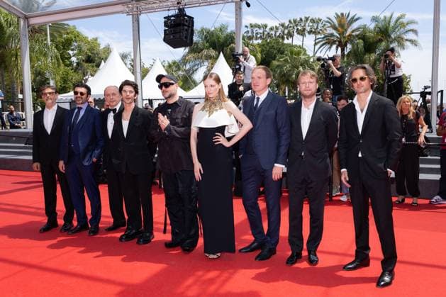 Cannes - Limonov - The Ballad Screening Mario Gianani, Lorenzo Gangarossa, Andrey Burkovskiy, Victoria Miroshnichenko, Kirill Serebrennikov, Ben Whishaw, Tomas Arana, Ilya Stewart and Dimitri Rassam attend the Limonov - The Ballad Red Carpet at the 77th annual Cannes Film Festival at Palais des Festivals on May 19, 2024 in Cannes, France. Photo by Shootpix ABACAPRESS.COM Cannes France  Copyright: xShootpix ABACAx
