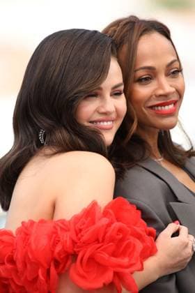 Emilia Perez photocall in Cannes CANNES, FRANCE - MAY 19: Selena Gomez and Zoe Saldana attends the Emilia Perez photocall at the 77th annual Cannes Film Festival at Palais des Festivals on May 19, 2024 in Cannes, France. CAP GOL GOL Cannes Provence-Alpes-CÃ te d Azur France Copyright: xRickxGold CapitalxPicturesx